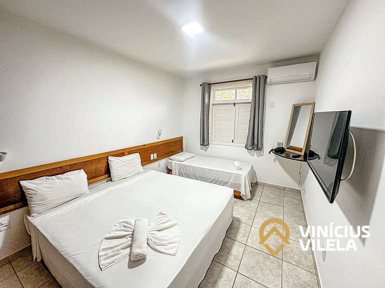 Flat 1 com quarto frente praia de Taperapuã