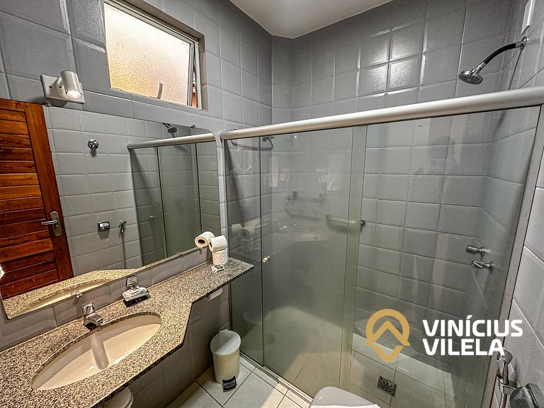Flat 1 com quarto frente praia de Taperapuã