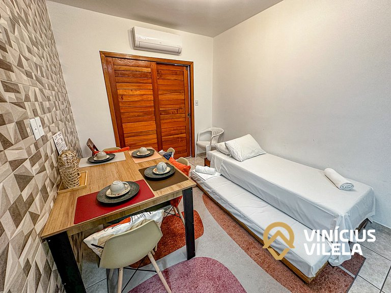 Flat 1 com quarto frente praia de Taperapuã